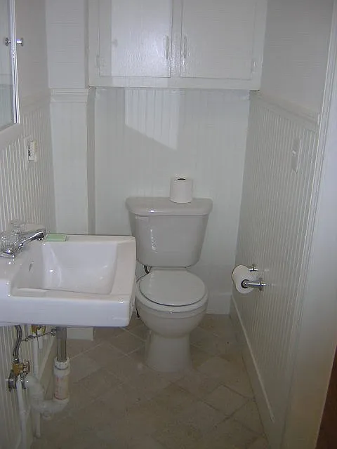 3 bed, 9999 sqft, $3,300 — Photo 2