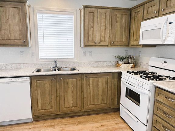 3rd image of 8282 Murray Ave #119