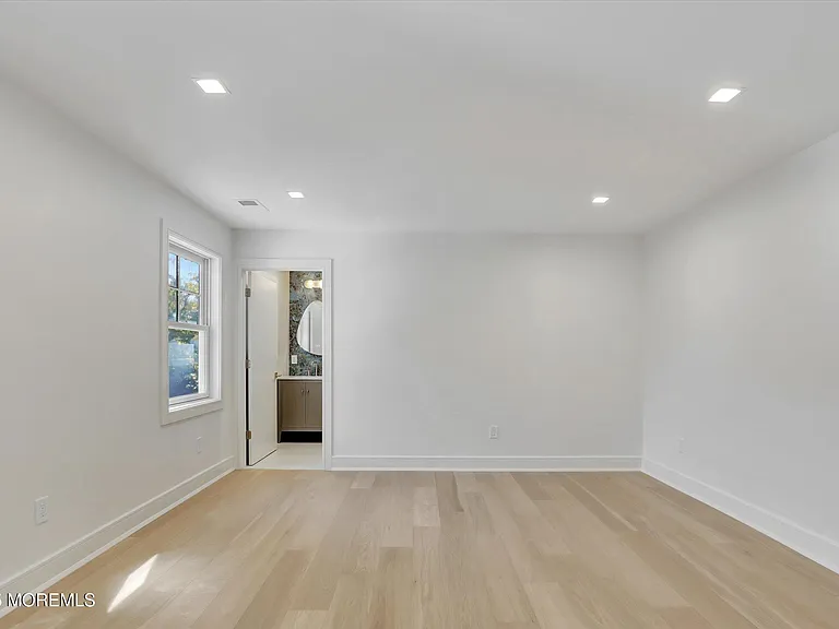 243 Woodcrest Rd — Photo 23