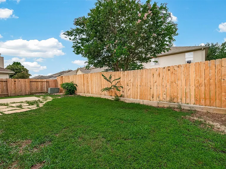 25223 Clover Ranch Dr — Photo 38
