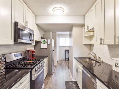 22 River Woods Ln, Burnsville, MN, 55337
