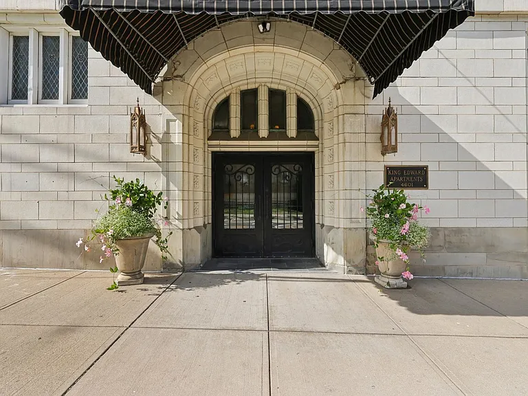 New King Edward Apartments — Photo 27