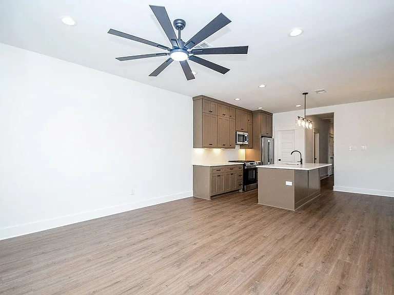 4101 Victoria Ave #B — Photo 9