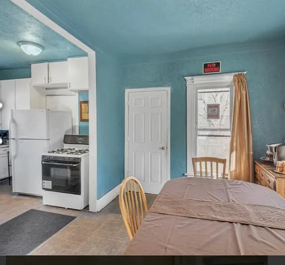 1415 Portage St — Photo 4