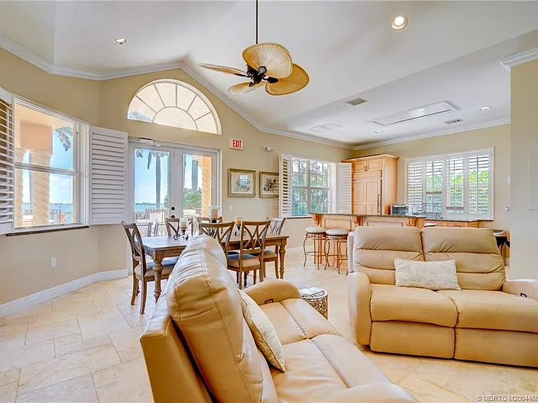 1528 NE Outrigger Landings Dr #208 — Photo 63