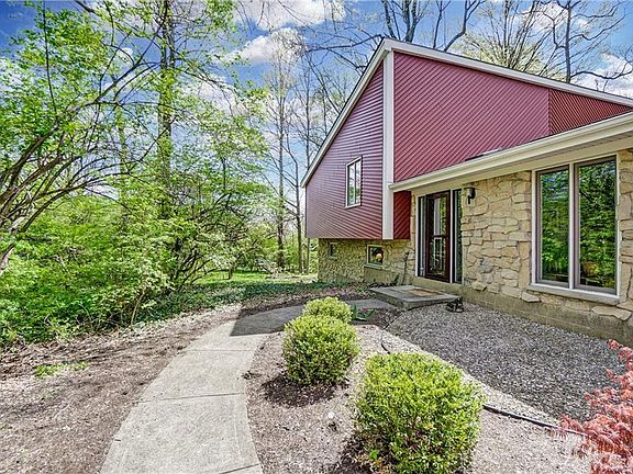 5th image of 300 Deerpark Cir