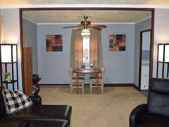 3rd image of 1471 Longfellow Ave