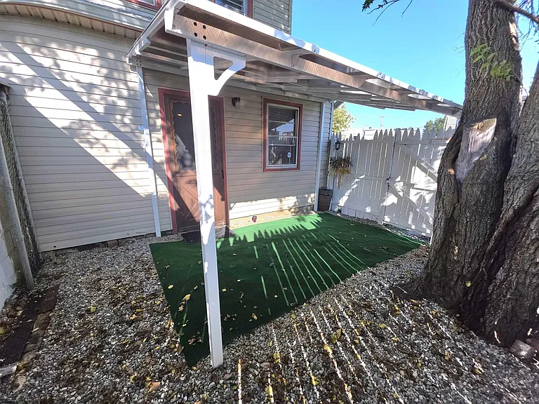 604 N Indiana Ave — Photo 16