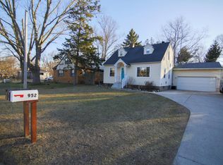 947 Columbia Ave, Holland, MI 49423
