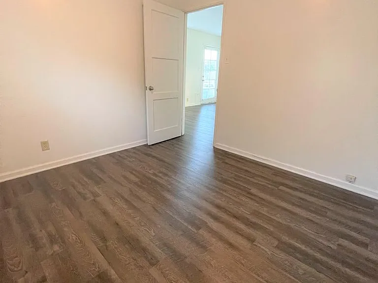 3133 W Telegraph Rd — Photo 8