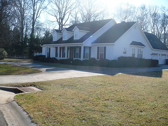 5th image of 90 Whippoorwill Dr