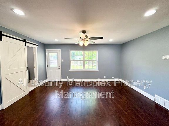 5th image of 209 Pacific Cir