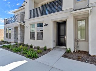 2826 E Teaberry Dr, Fresno, CA 93730