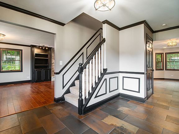 4th image of 16215 S Pin Oak Ct