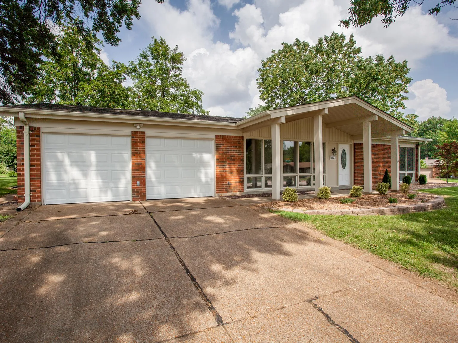 3 bed, 1476 sqft, $2,000 — Photo 2