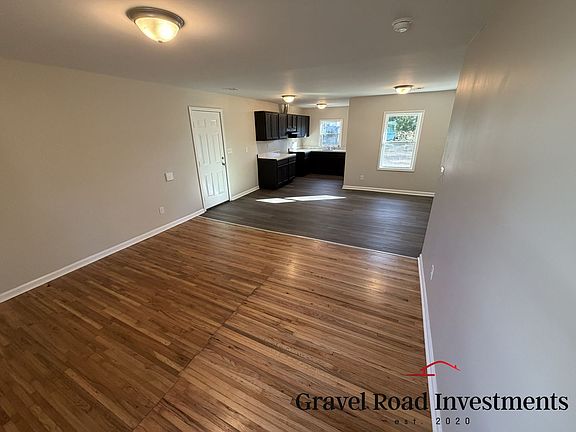 3rd image of 2925 35th Ave