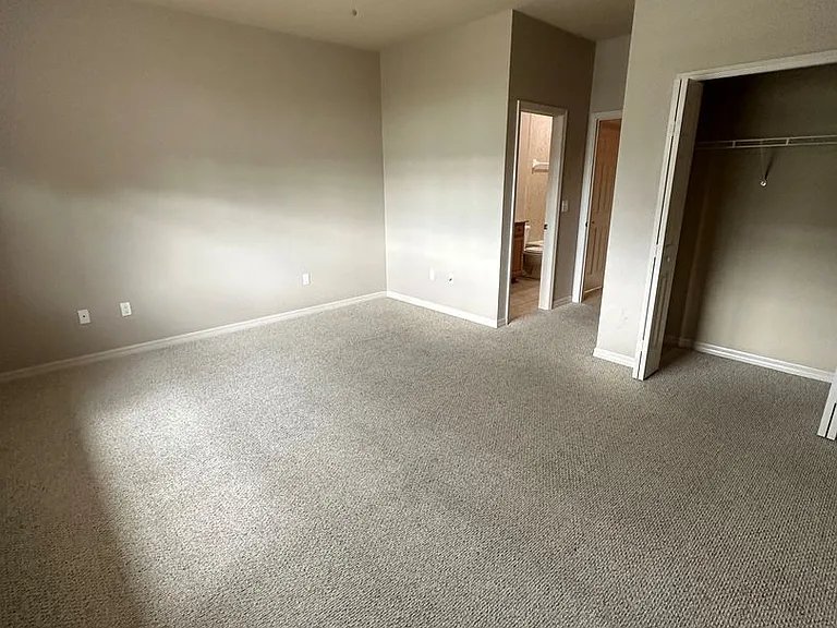 5135 Coronado Pkwy — Photo 9