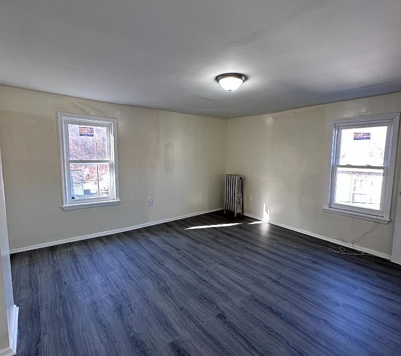 1st image of 153 Vine St