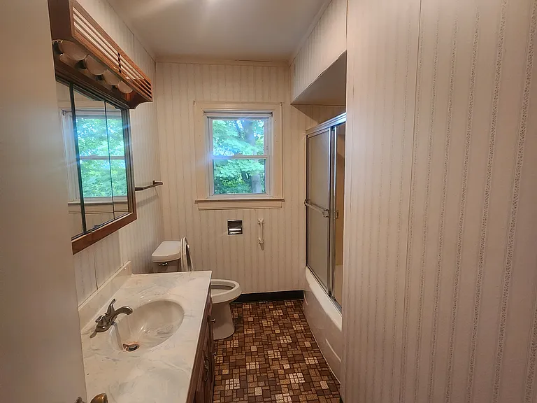 48 Elm St — Photo 7