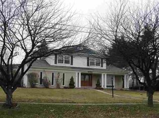 6465 Atkins Dr, Troy, MI 48085