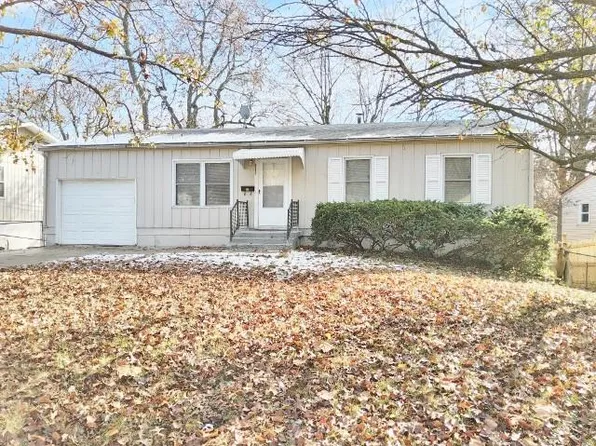 8713 E 92nd Pl, Kansas City, MO 64138