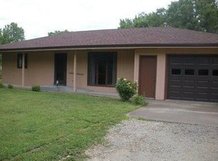701 Montana Ave, Holton, KS 66436