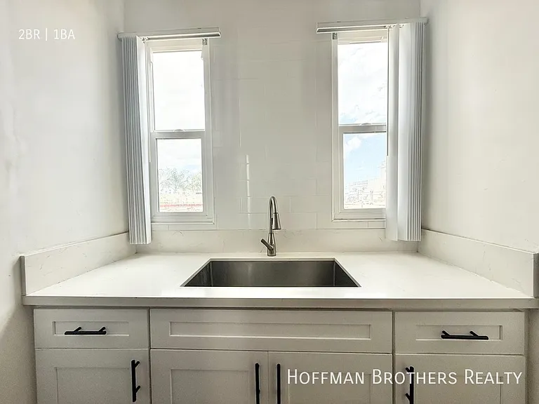 1801 N Kingsley Dr #208 — Photo 5