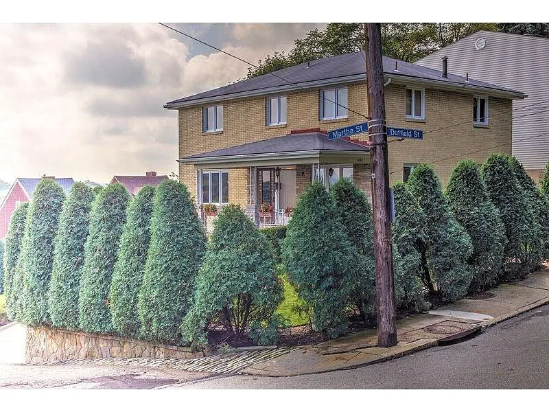 1692 Duffield St photo 1
