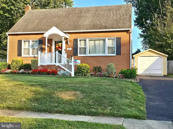 609 S Gray St, Brookhaven, PA 19015