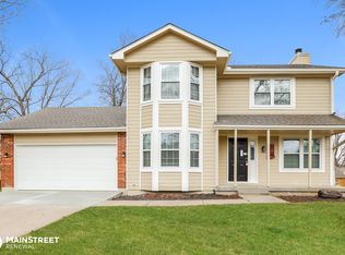 335 NW Palmer Dr, Blue Springs, MO 64014