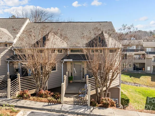 13913 Queens Harbor Rd, Charlotte, NC 28278