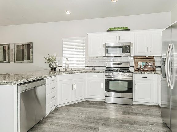 5th image of 2702 E Caraway Ct