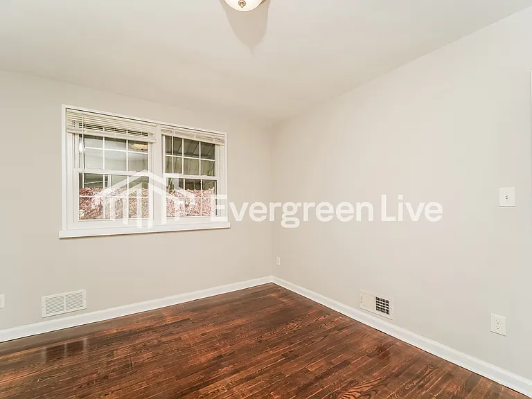 966 Saint Agnes Ln — Photo 12