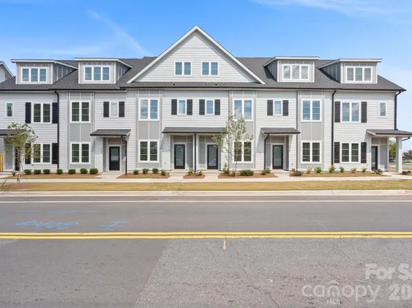 242 Freeland Ln, Charlotte, NC 28217