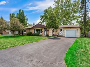 20 Victor Pkwy, Crystal Lake, IL 60014