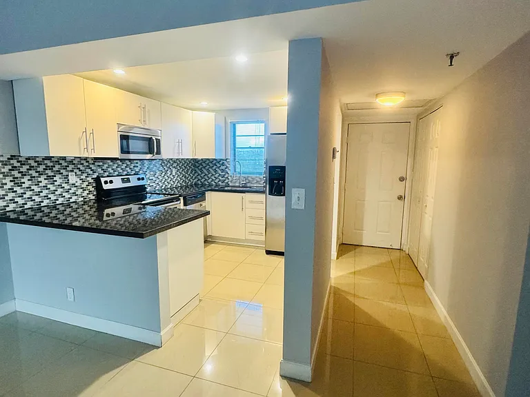 9235 SW 8th St #503 — Photo 3