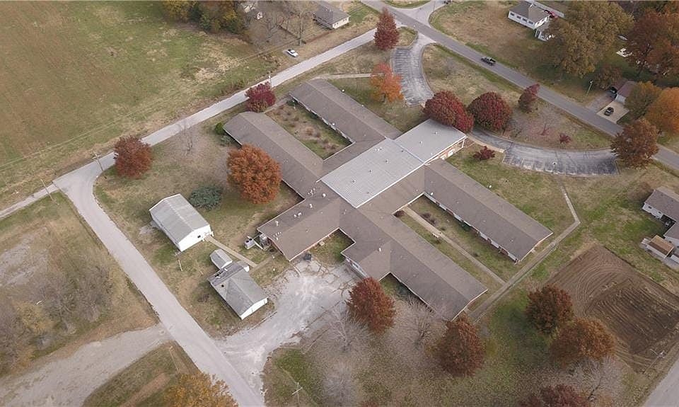 1st image of 511 N Western Ave