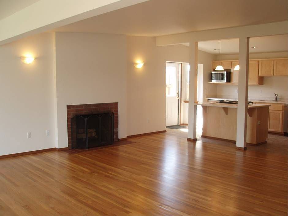 Dining Area/Partial Kitchen View