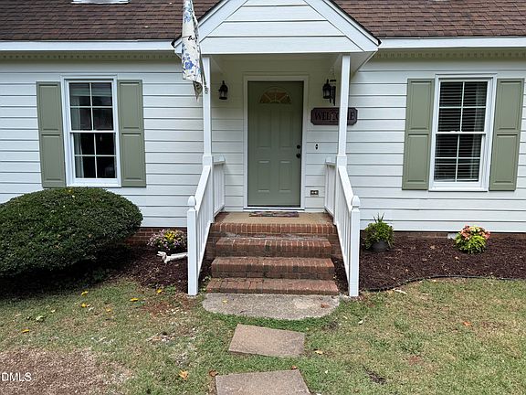 4th image of 964 Hicks Rd