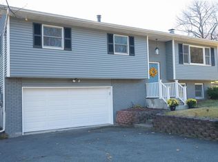 4 Cornfield Rd, Fallsburg, NY 12733