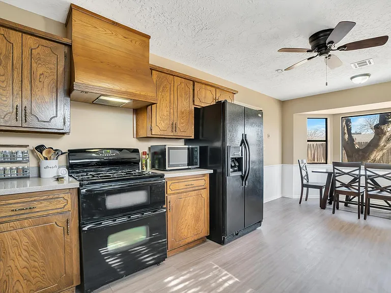 2600 Cherokee Strip St — Photo 4