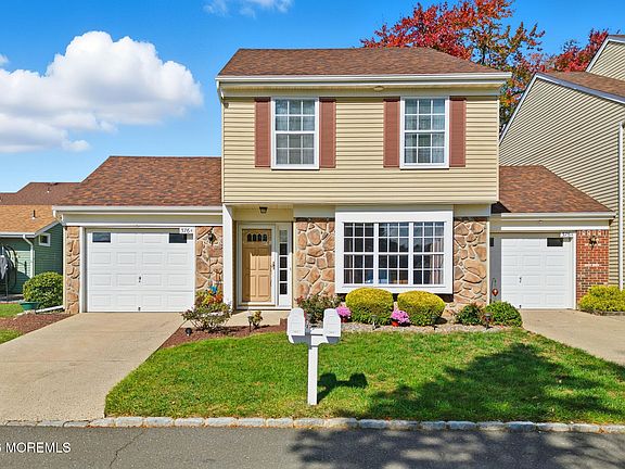 2nd image of 376 Stirling Drive #376A
