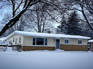 284 Cambridge Ave, Holland, MI 49423