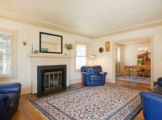 1427 Barrows Rd, Oakland, CA 94610