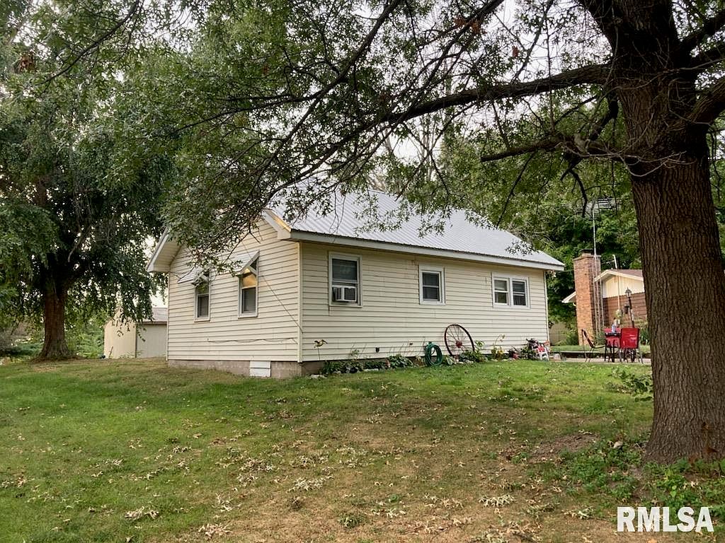1011 N 2nd St, Oquawka, IL 61469 Zillow