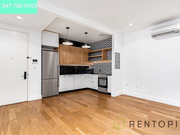 2nd image of 961 Willoughby Ave #432