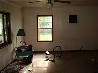 5th image of 15145 Elkhart St
