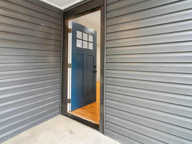 317 James St — Photo 28