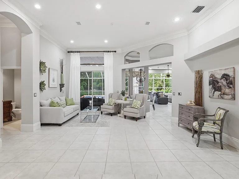 856 Forest Glen Ln — Photo 10