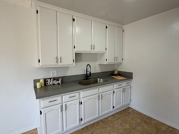5th image of 858 W 80th St APT 2